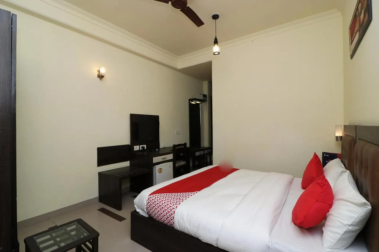 Oyo 389 Hotel Applee Inn Gurgaon