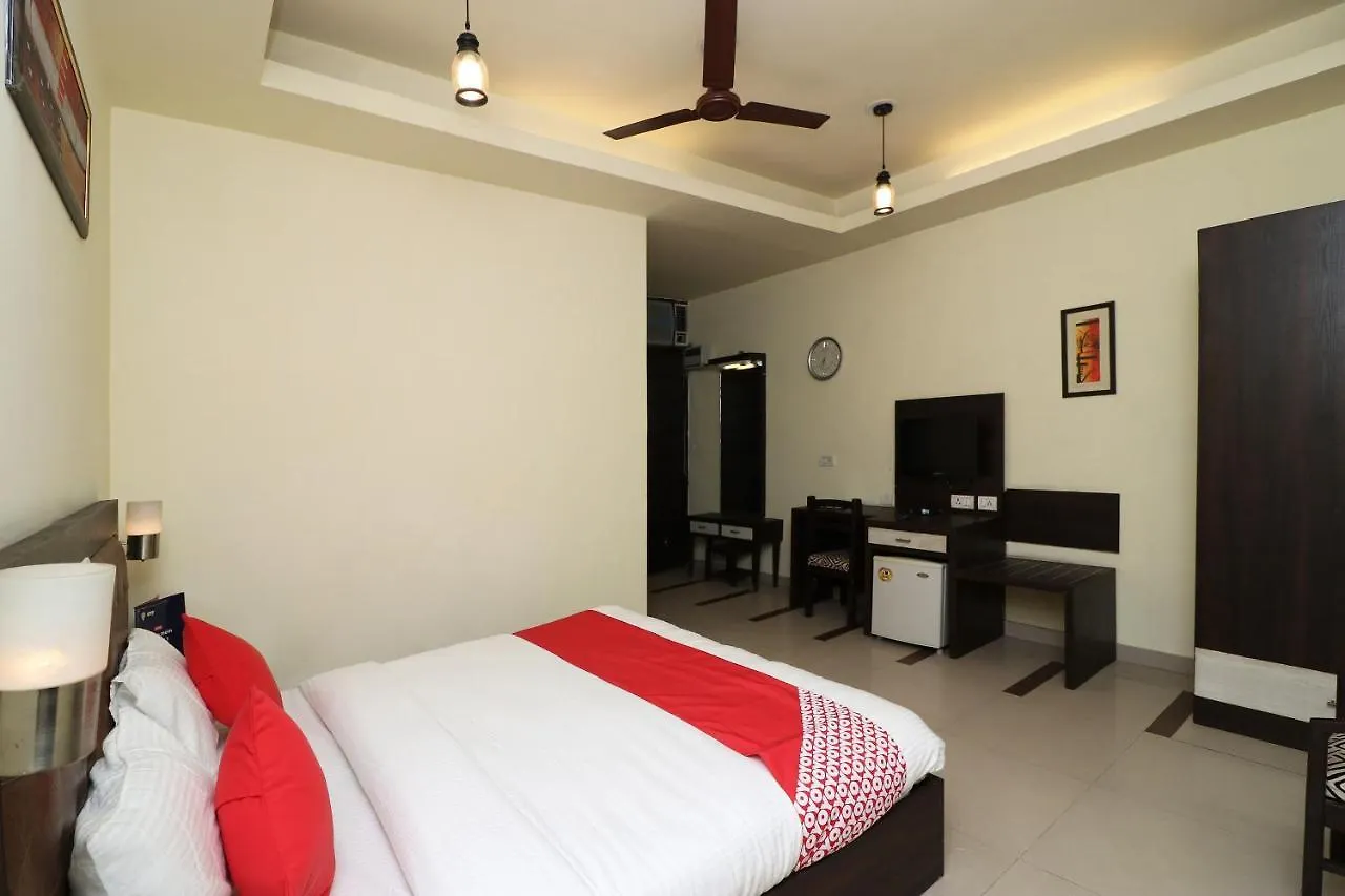 Oyo 389 Hotel Applee Inn Gurgaon