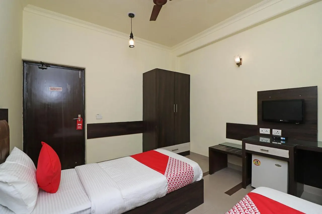 Oyo 389 Hotel Applee Inn Gurgaon 3*,